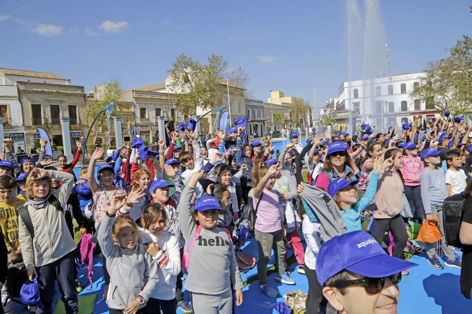 Imágenes de la puesta en funcionamiento de la fuente de la plaza del Mamelón