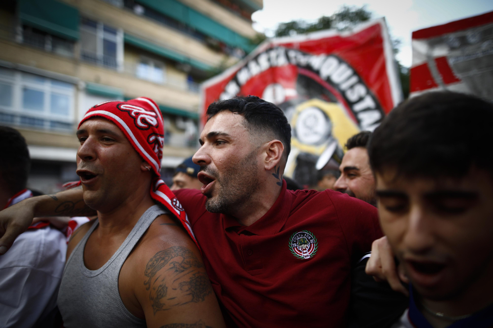 Así fue el recibimiento al Granada CF por su afición