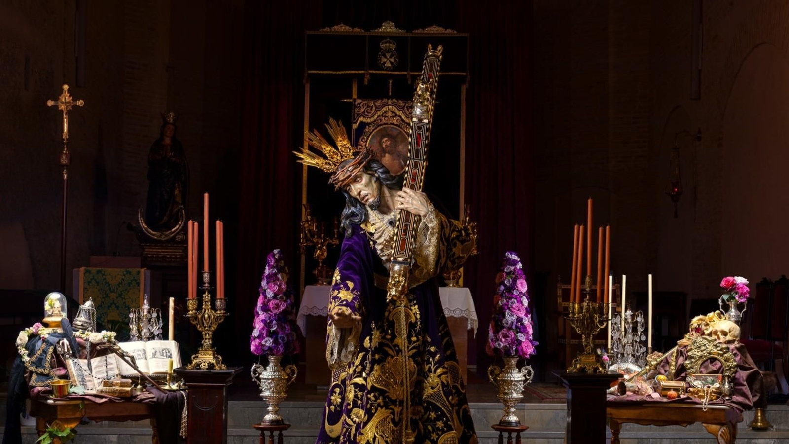 Altar de Cultos Jesús de la Amargura de Granada, Cristo Rey 2025.jpg