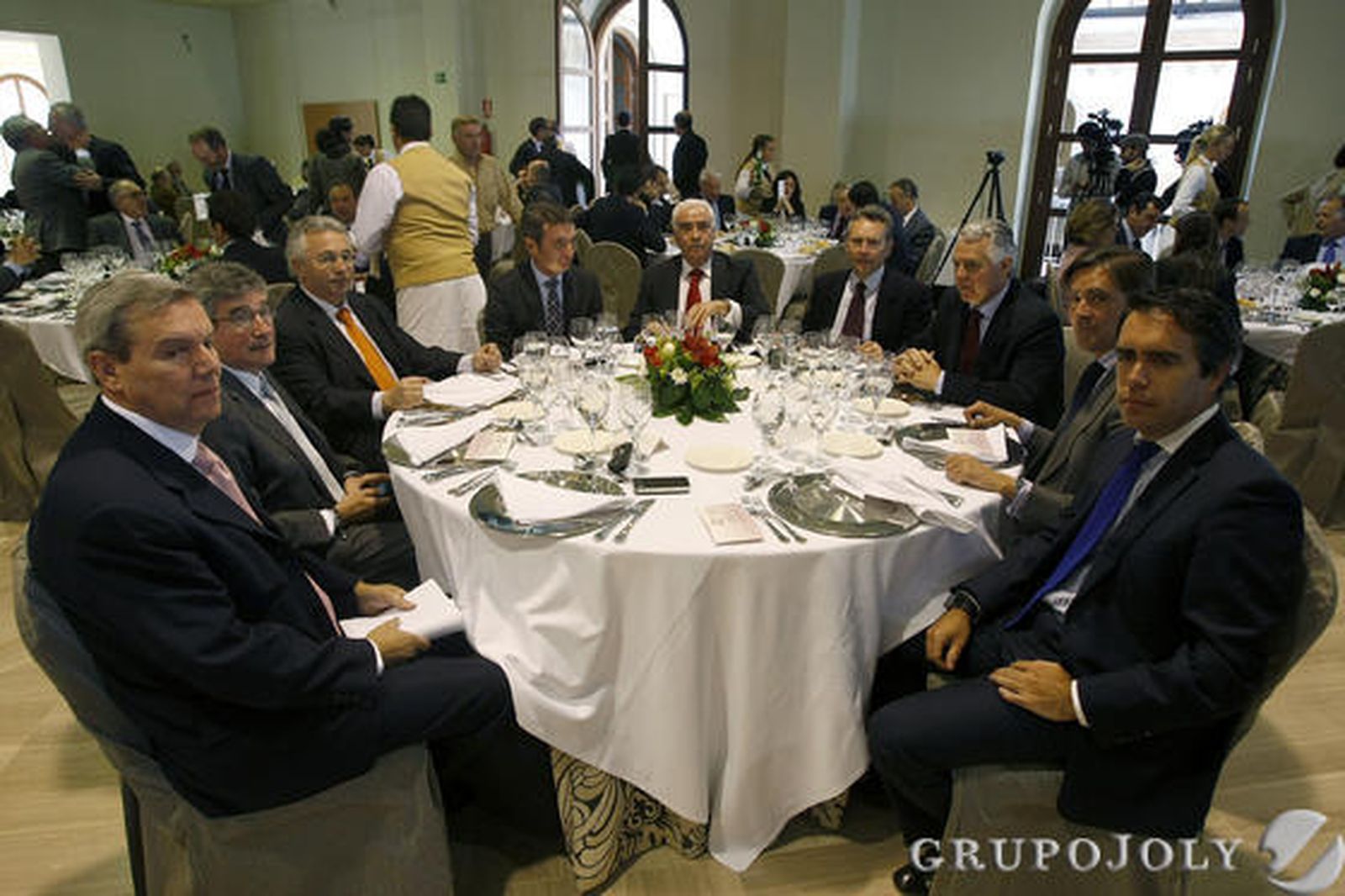 Antonio de María, Luis Pizarro, Miguel González Saucedo, Eduardo González Mazo, Luciano Alonso, José Joly Martínez de Salazar, Francisco Menacho, Manuel Estrella y Rafael Navas. 

Foto: Julio Gonzalez-Joaquin Pino-Jose Braza