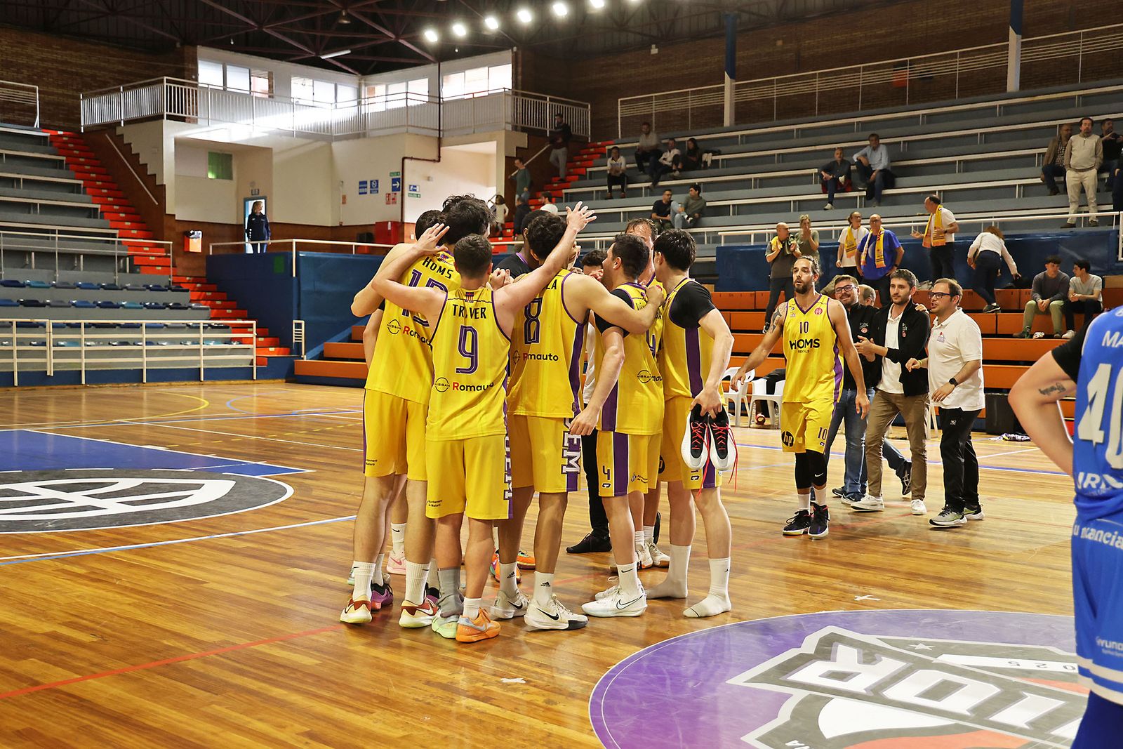 Las imágenes del partido de vuelta entre el Ciudad de Huelvay el Homs UE Mataró