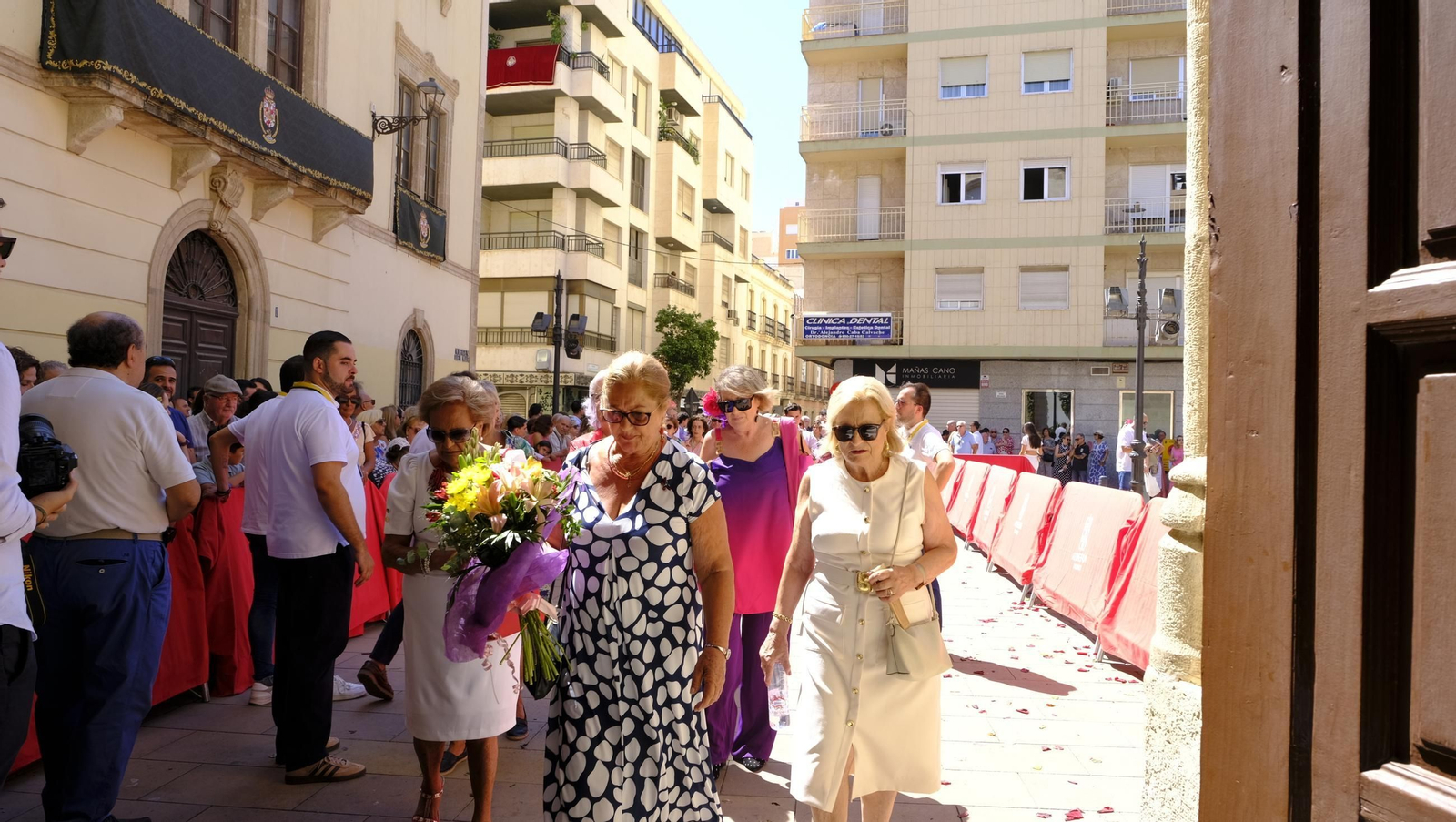 La ofrenda floral a la Virgen del Mar en la Feria de Almería 2025, en imágenes