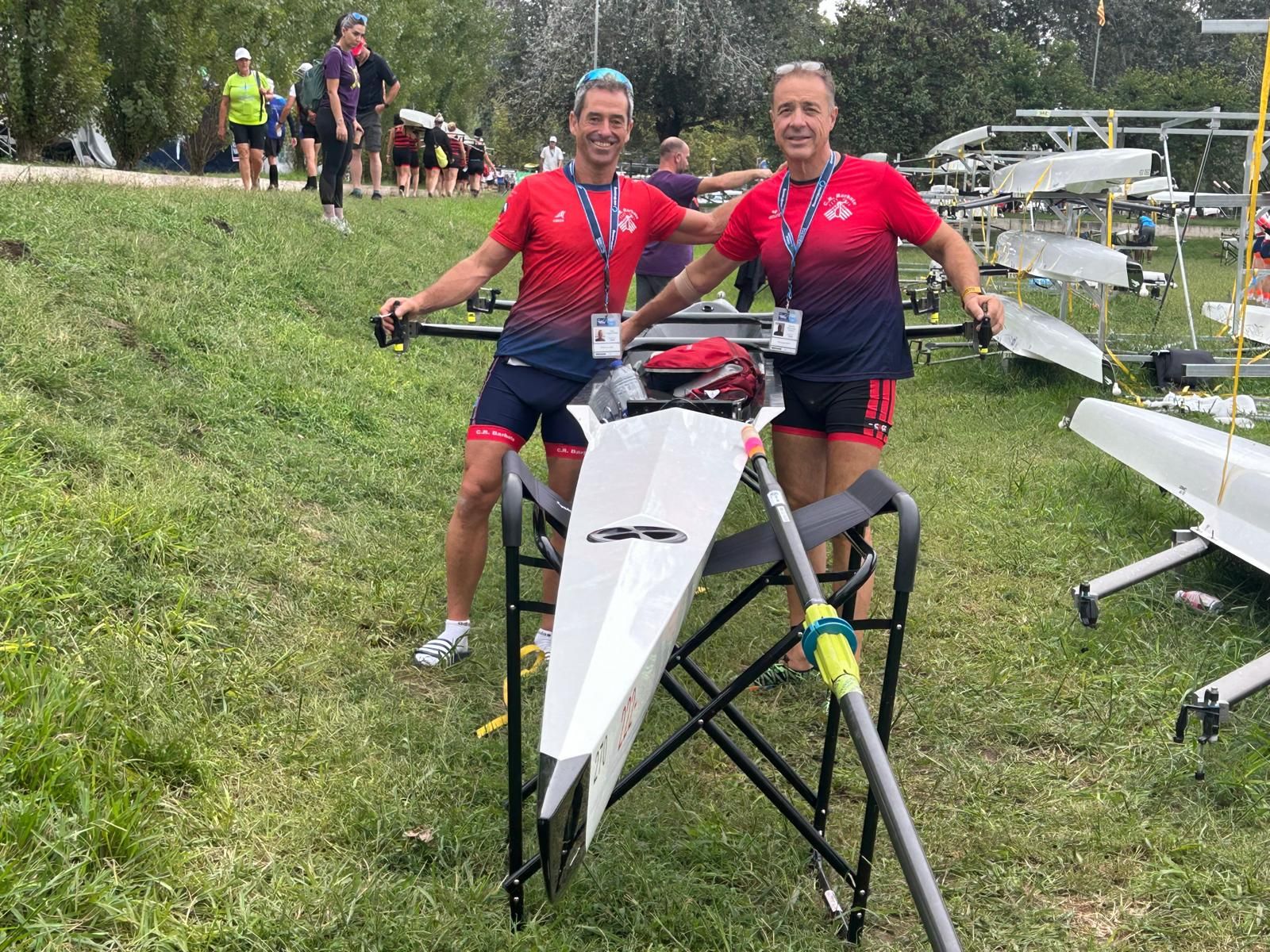 El doble scull E formado por Vicente Hernández y José Cagigas, del Club de Remo de Barbate.