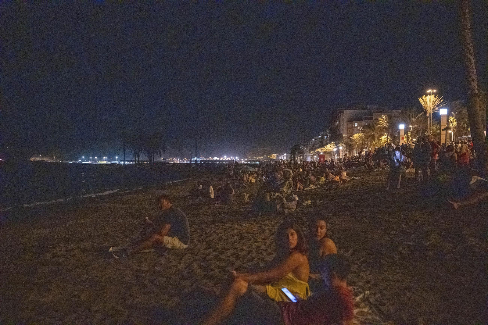 Las mejores imágenes del espectáculo piromusical que da cierre a la feria de Almería