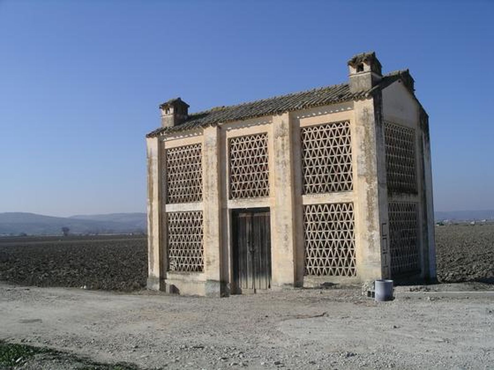 Secadero de tabaco. El tabaco, el algodón o el maíz fueron cultivos que se introdujeron con el regadío.