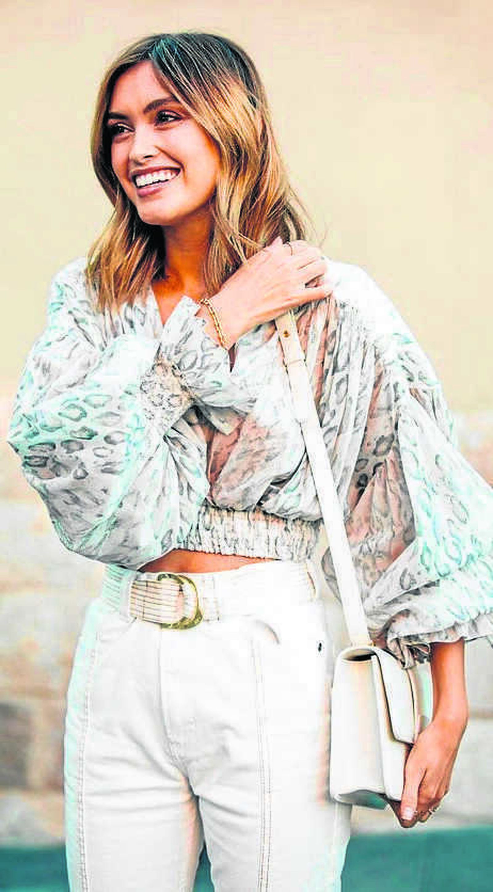 Camisa floreada, fresca y atemporal.