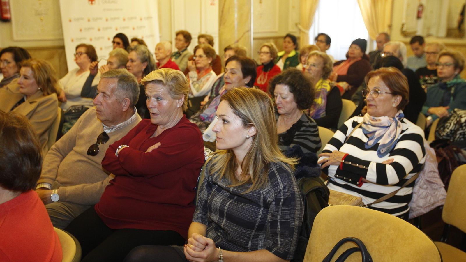 Algunos de los presentes en la conferencia.