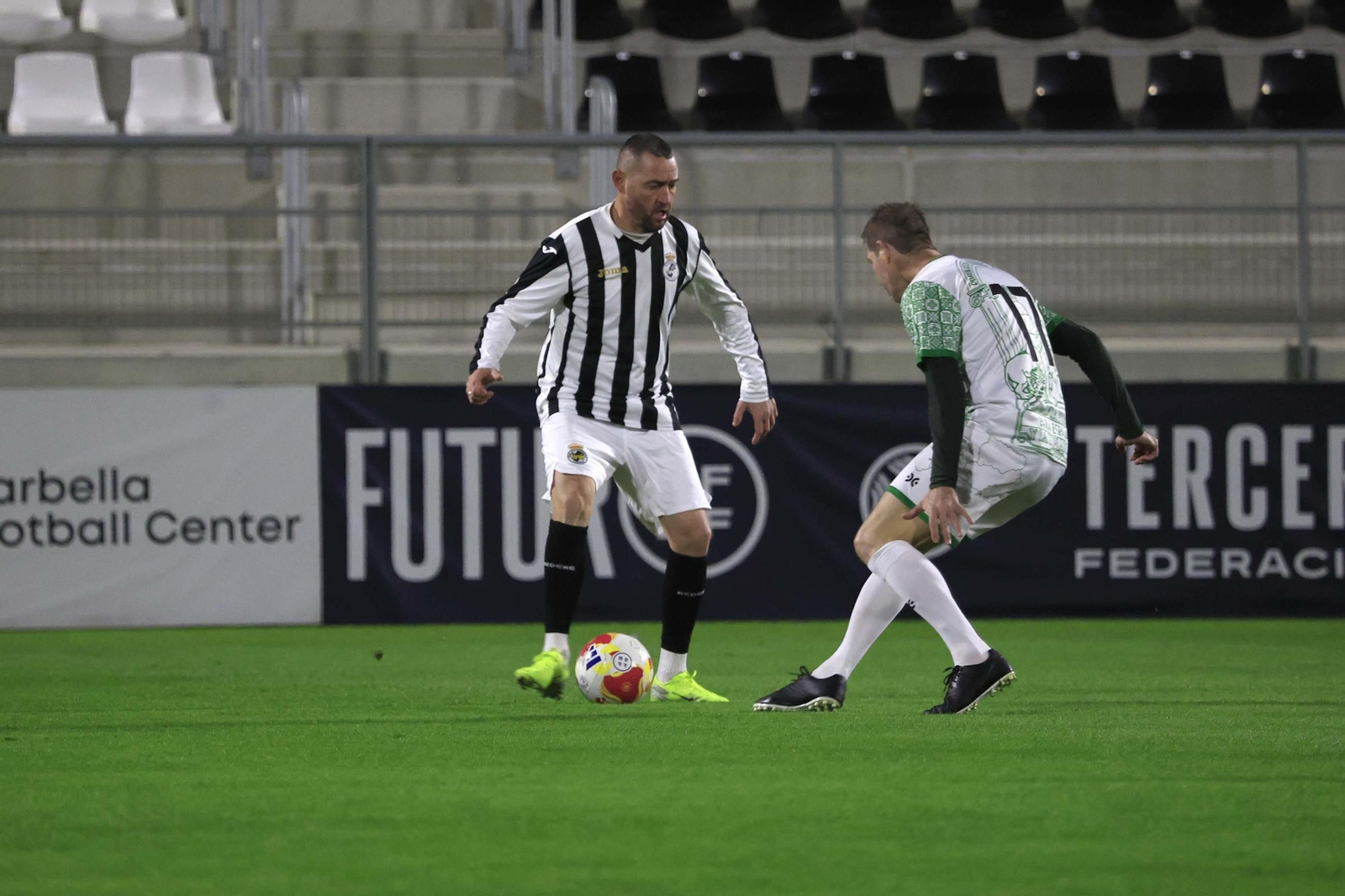 Las fotos del homenaje al ex jugador de la Balona Edu Mena en La Línea