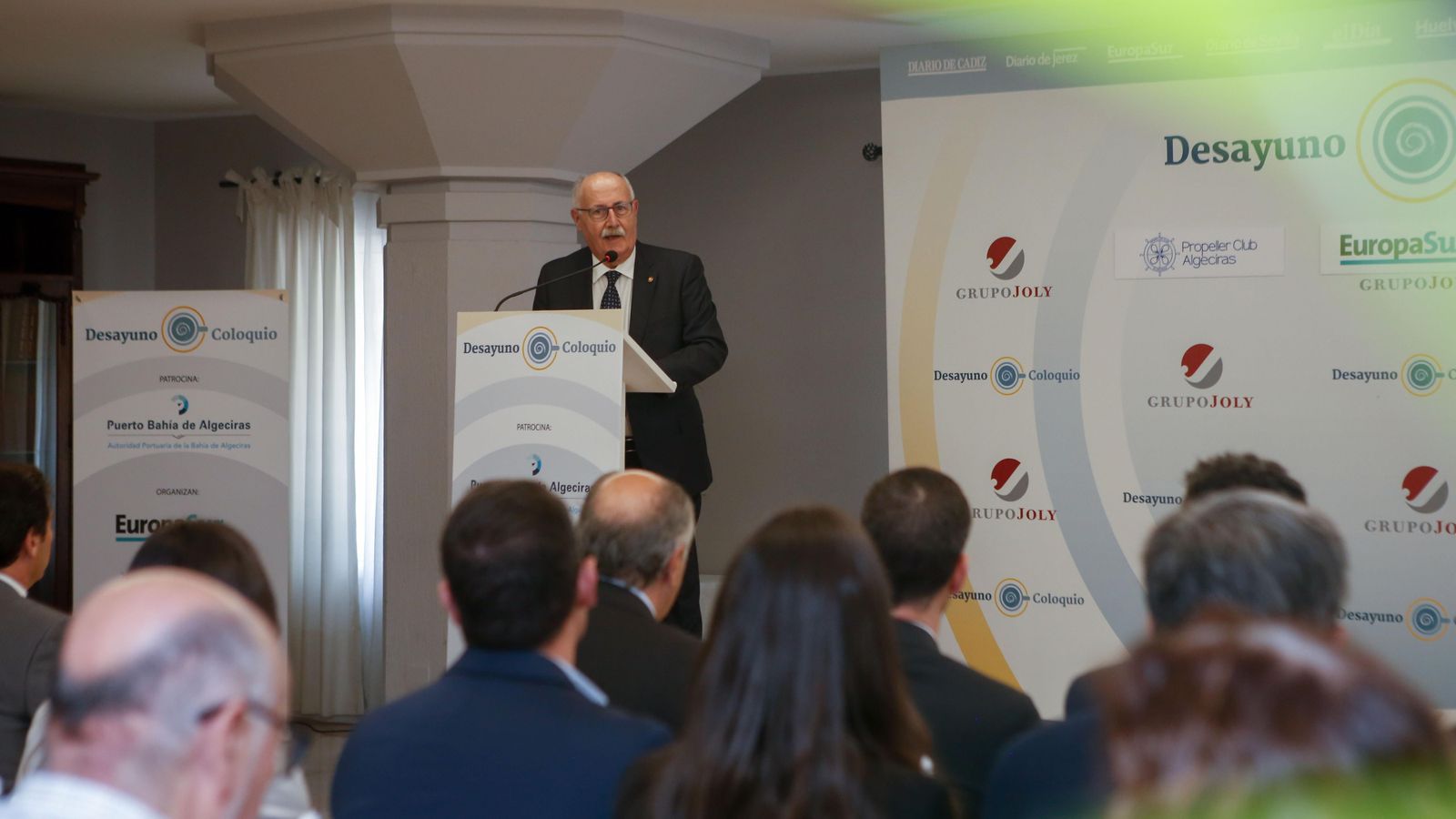 Fotos del Desayuno Coloquio de Europa Sur y el Propeller Club de Algeciras con Benito Núñez Quintanilla