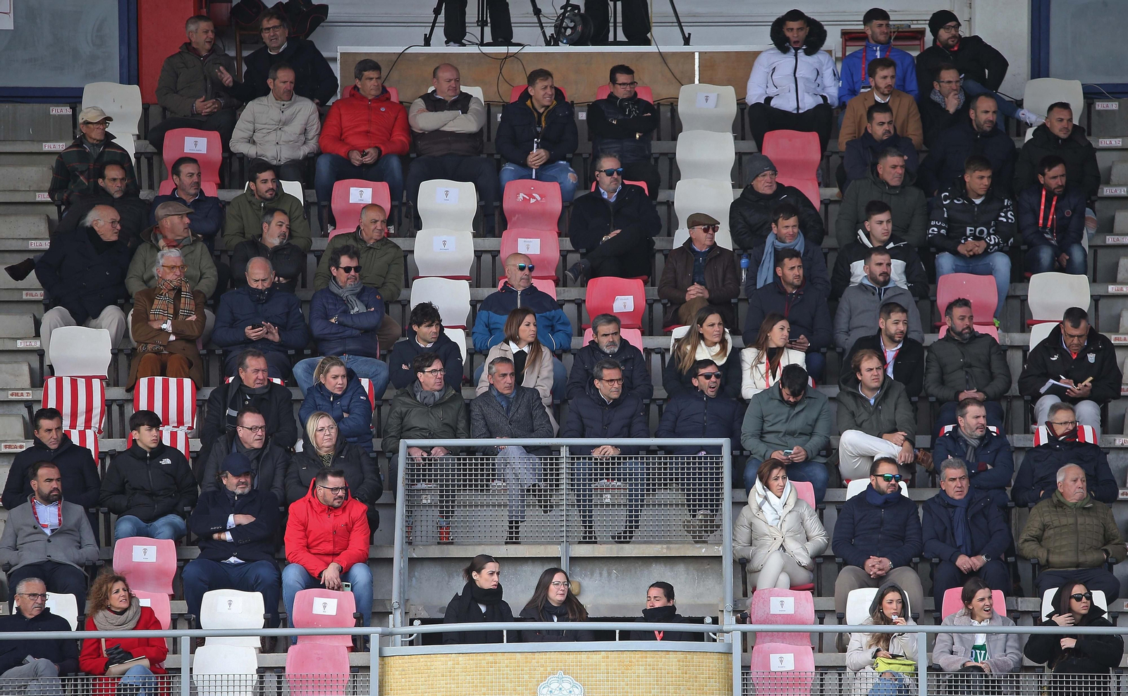 Fotos de la afición durante el Algeciras - Ceuta en el Nuevo Mirador