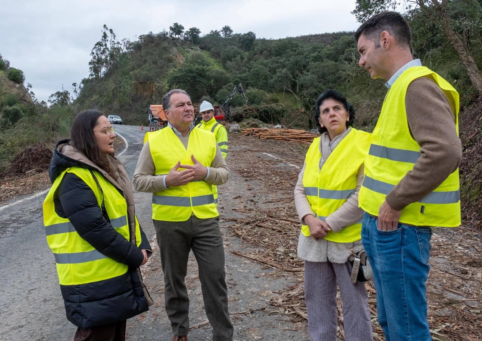 David Toscano en una de las carreteras afectadas.