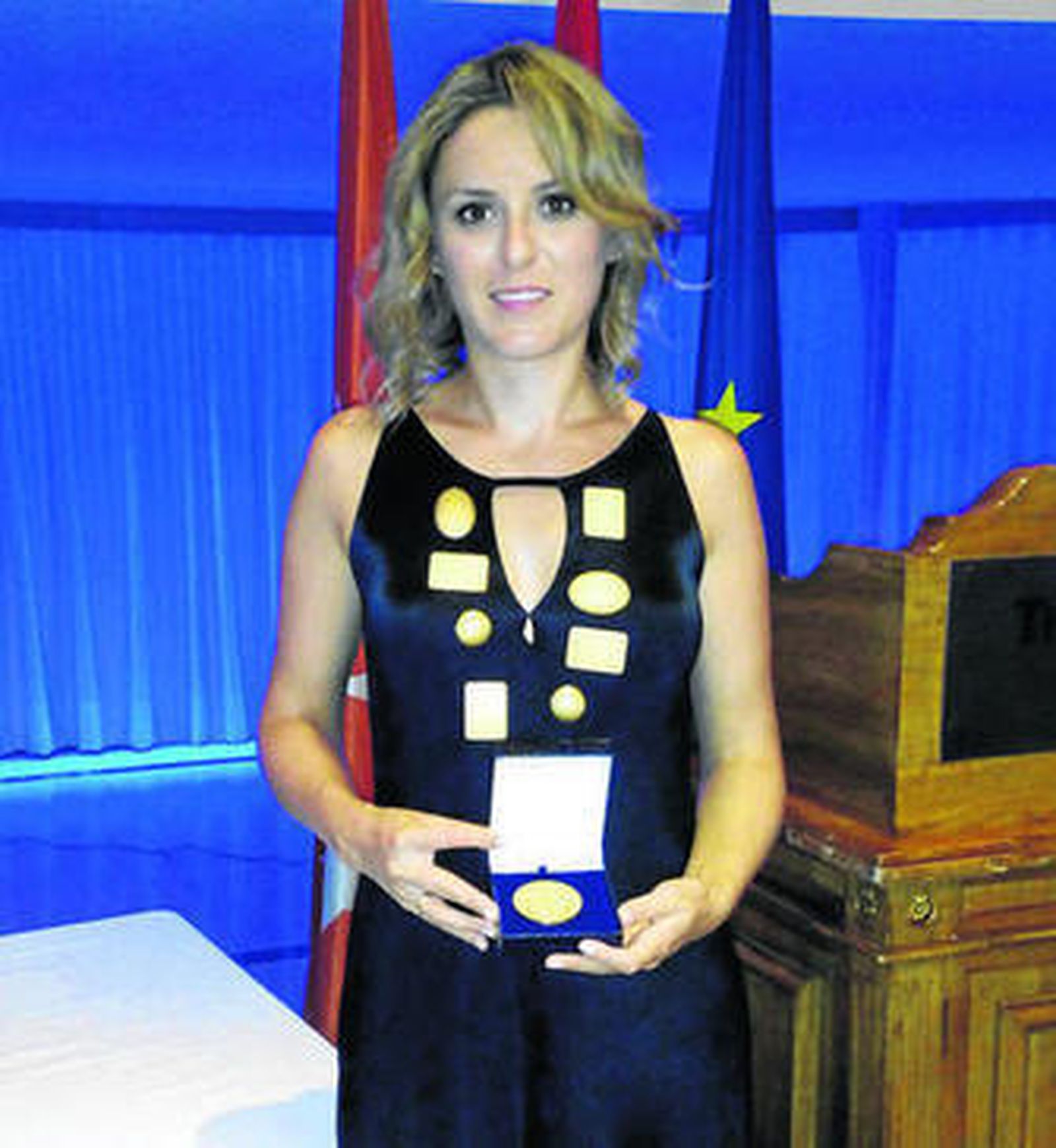 Ana Martín con la Medalla de Oro.