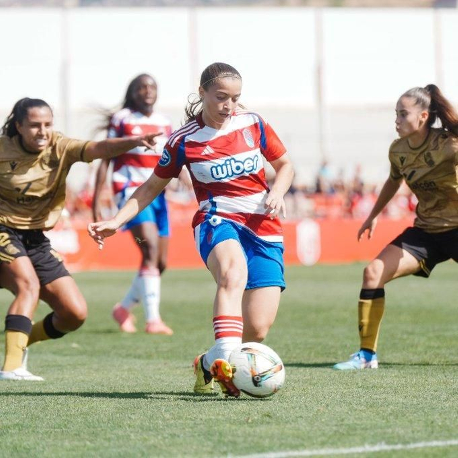 Ataque del Granada en el partido ante la Real Sociedad