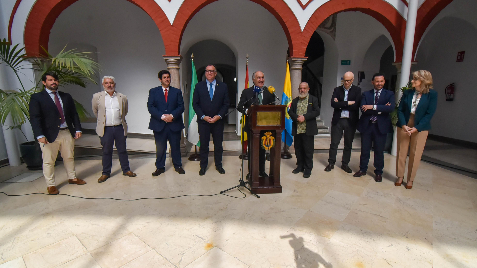 Fotos de la inauguración de la muestra 'El rumor del tiempo' de Guillermo Peréz Villalta