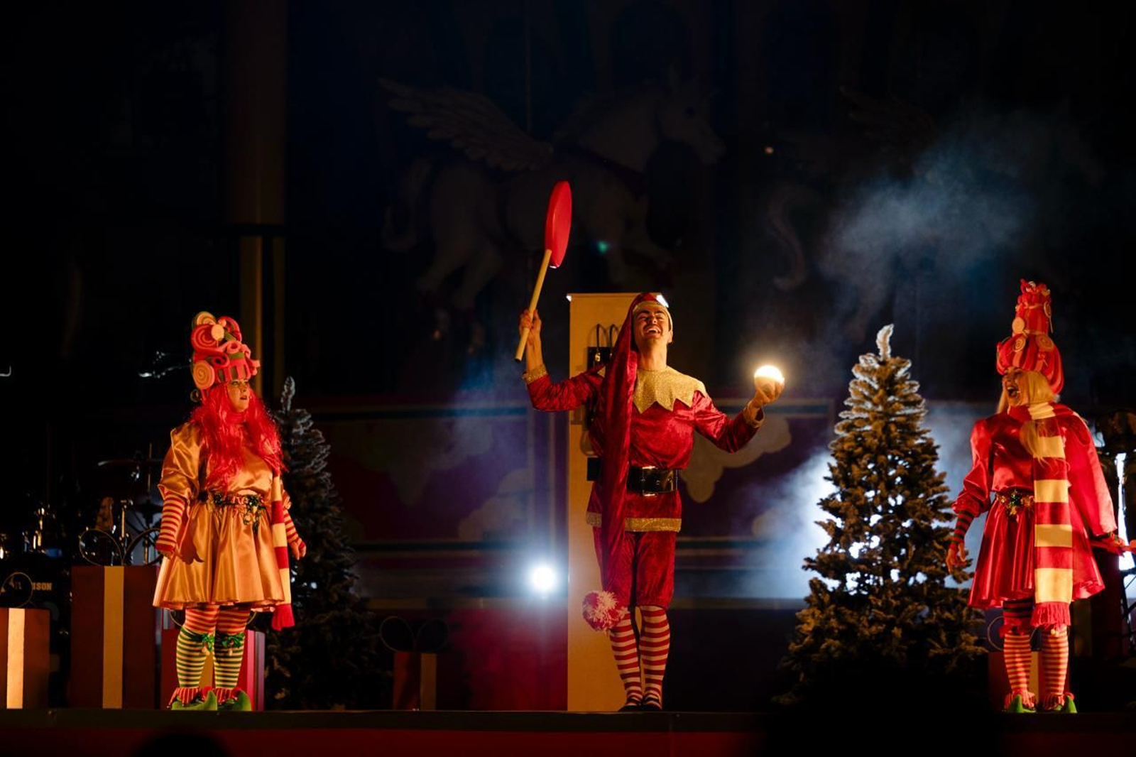 San Fernando enciende las luces en la primera gran tarde de la Navidad: las imágenes