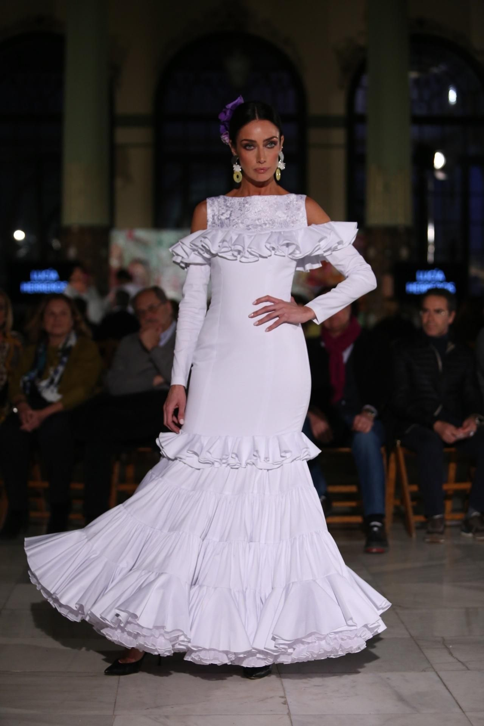 El traje de flamenca blanco y sus versiones más bonitas de esta temporada