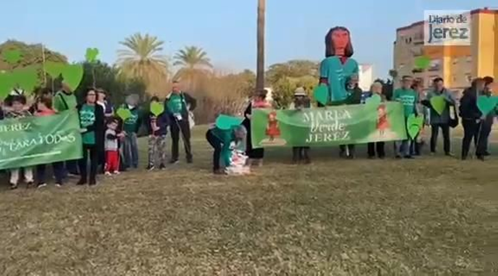 Acto de Marea Verde en la rotonda de La Granja
