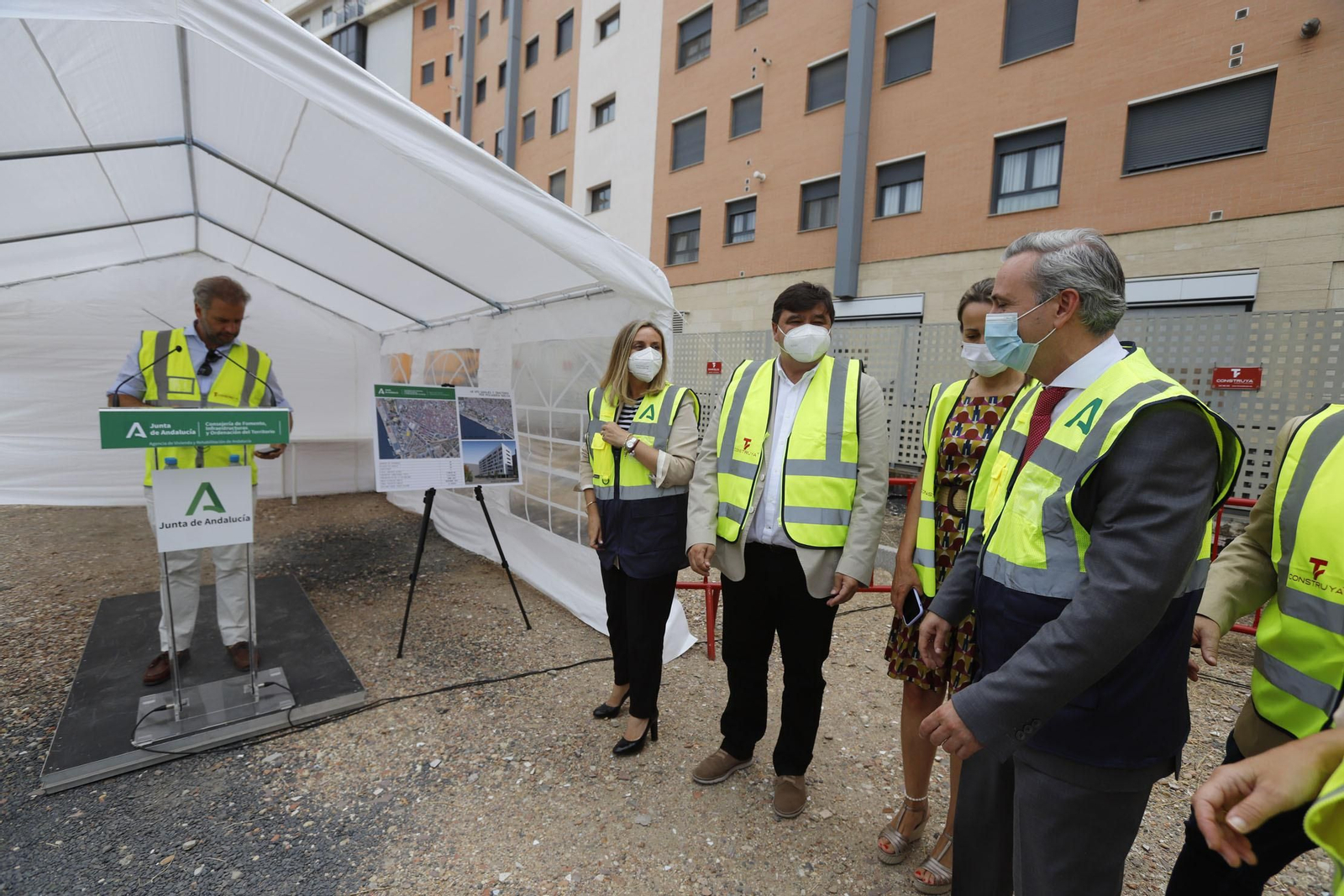 Imágenes del inicio de las obras de construcción de 48 viviendas protegidas en Huelva