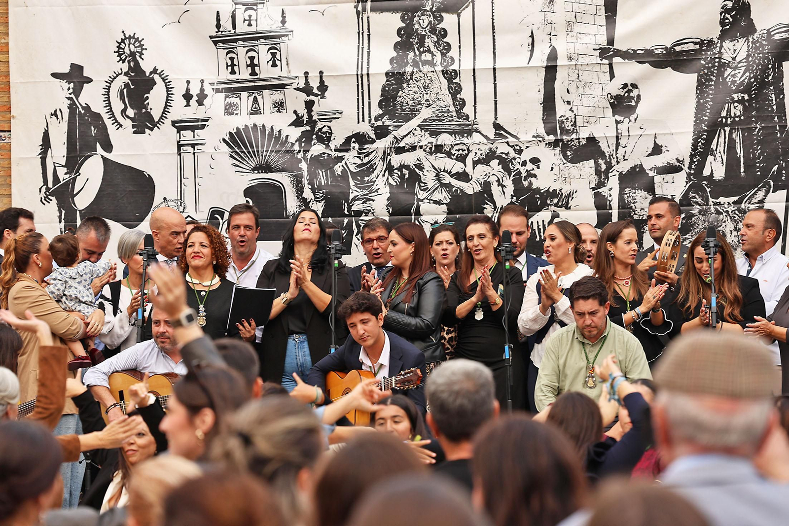 Ambiente en la Hermandad de Huelva tras el regreso de su Simpecado