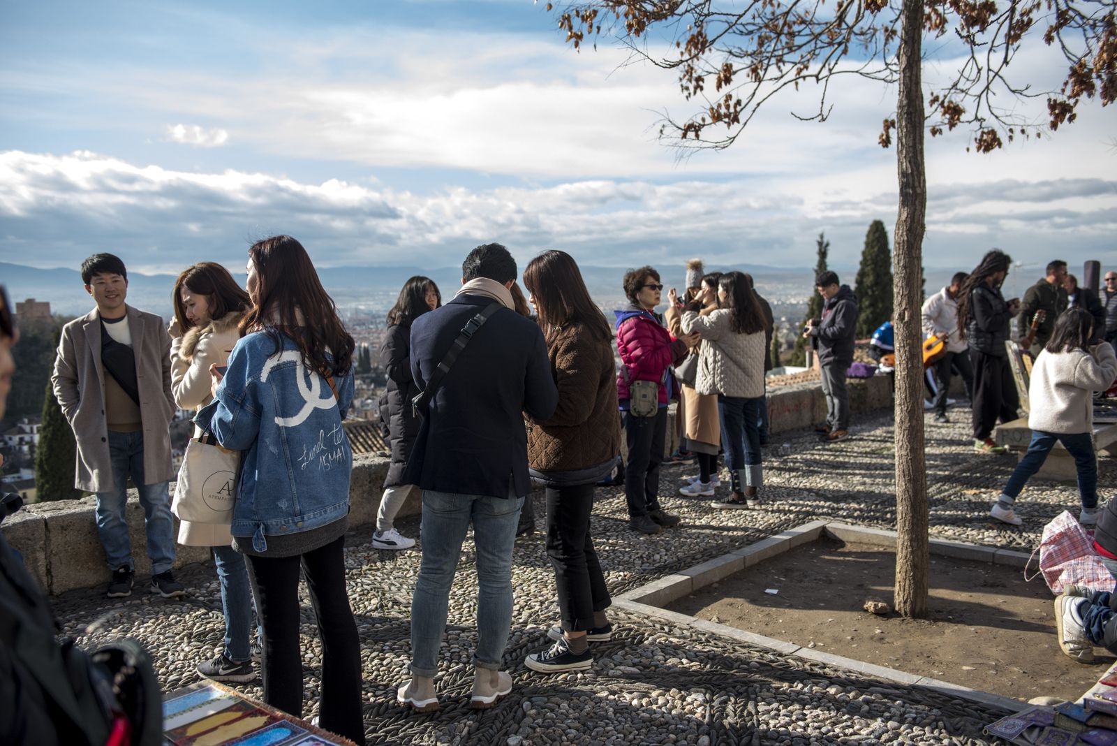 Turistas en el Mirador de San Nicolás