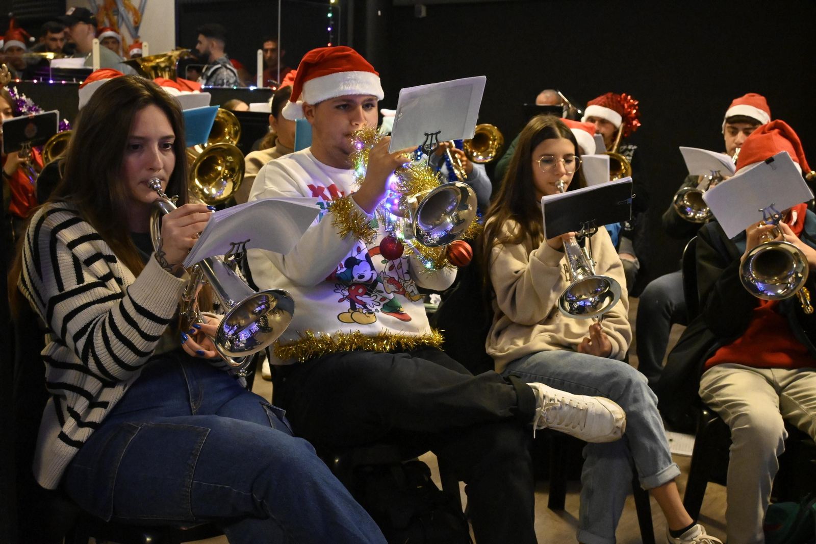Ensayo preparatorio de la AM Santa Cruz para la cabalgata de Reyes Magos, en Imágenes
