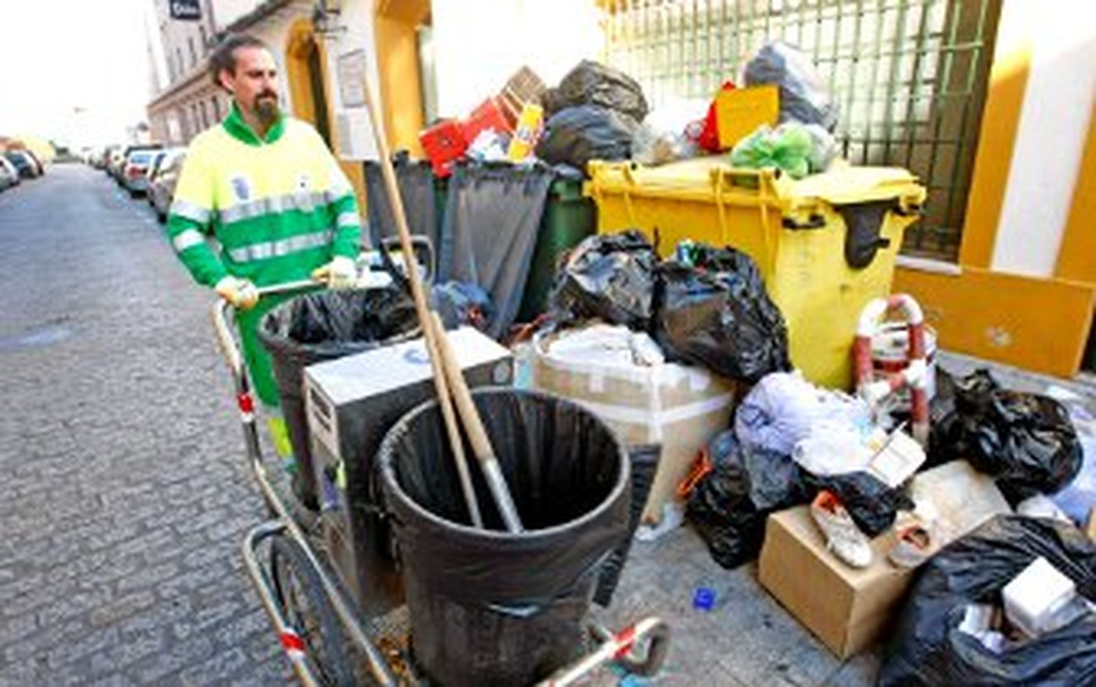 El comité de Urbaser denuncia la falta de limpieza en muchas calles de Jerez