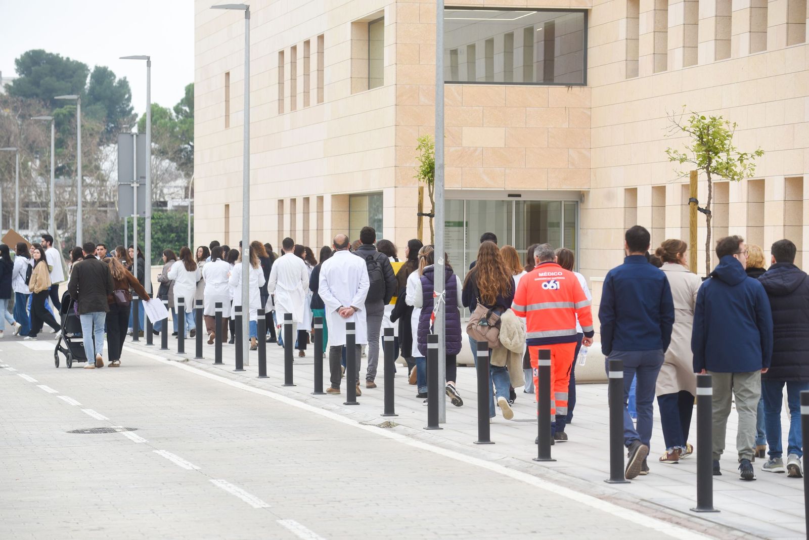 Las imágenes de la marcha de los médicos cordobeses por un estatuto propio y la mejora de sus condiciones laborales