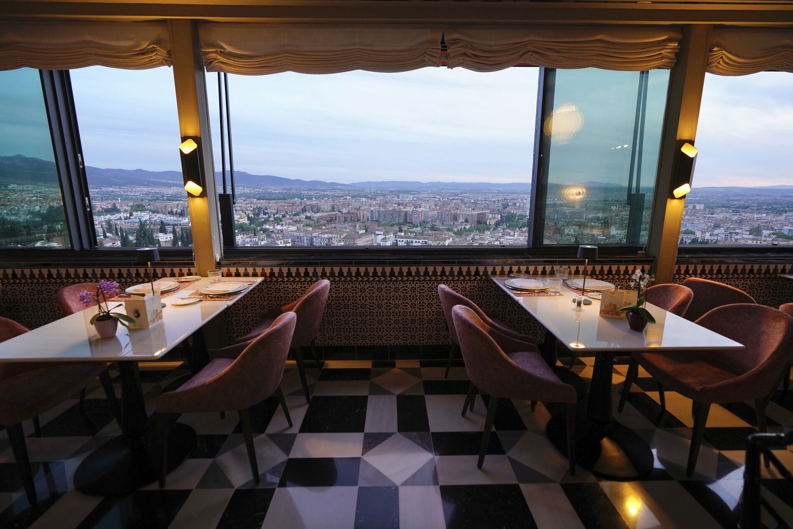 Fotos: El Hotel Alhambra Palace de Granada celebra la renovación de su logotipo