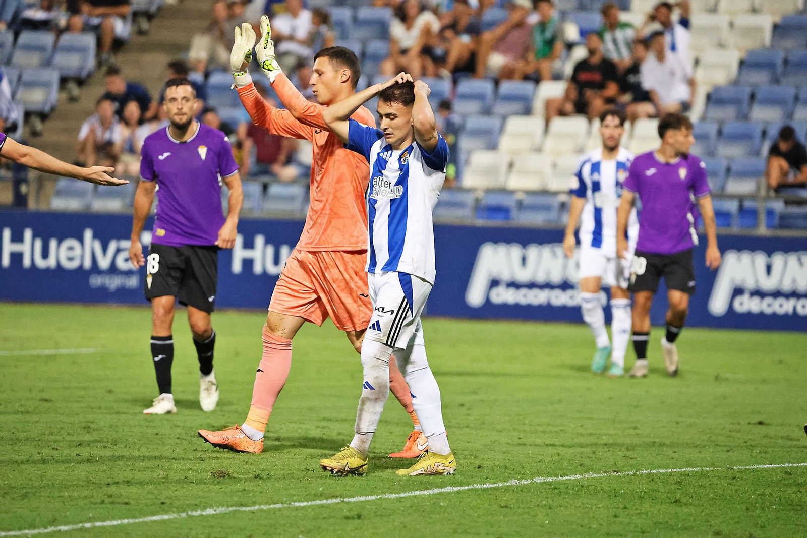 Las mejores imágenes del Trofeo Colombino entre el Recreativo de Huelva y el Córdoba CF