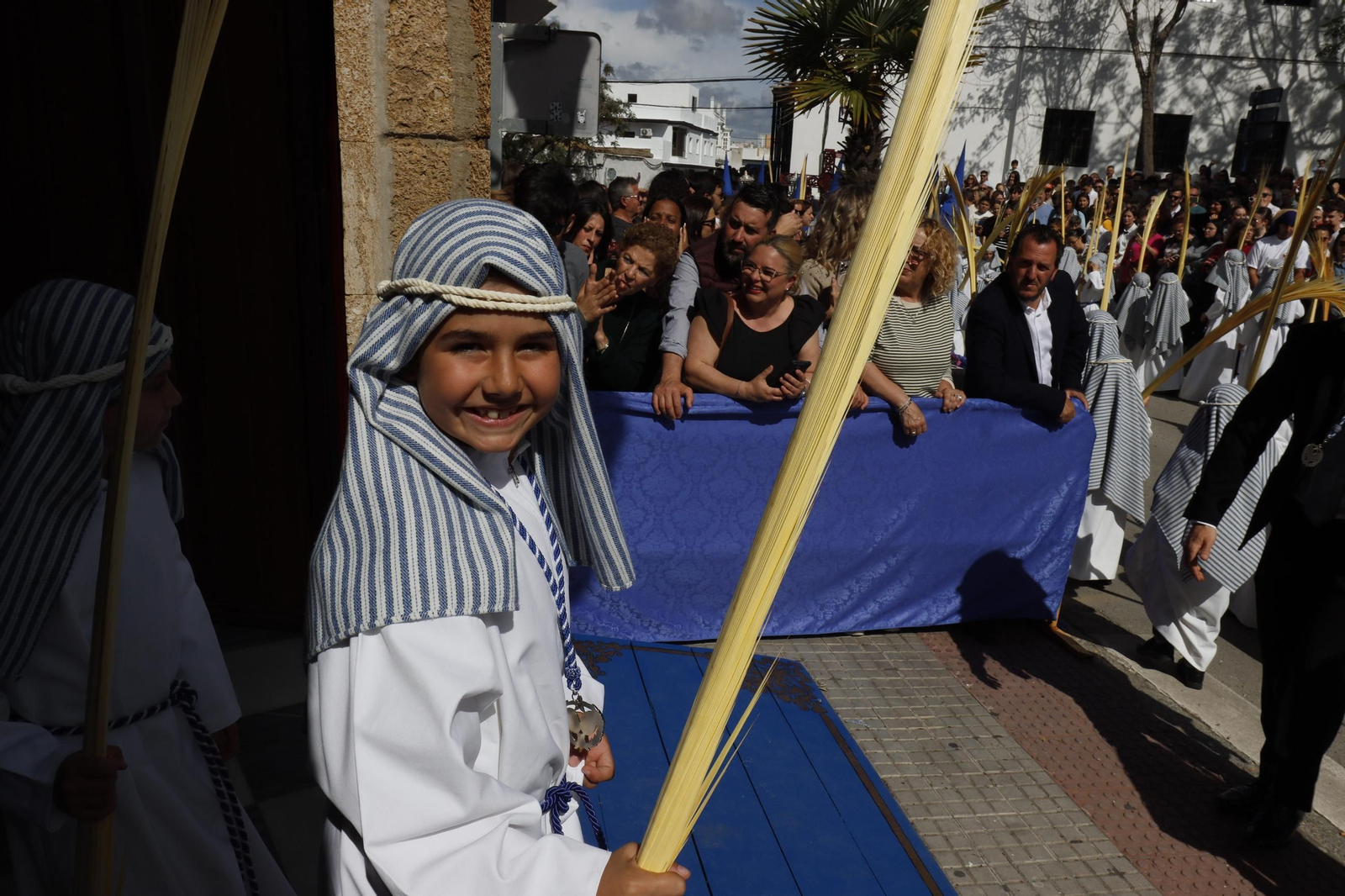 Imagenes de la salida de la Borriquita en la Semana Santa de Chiclana 2025