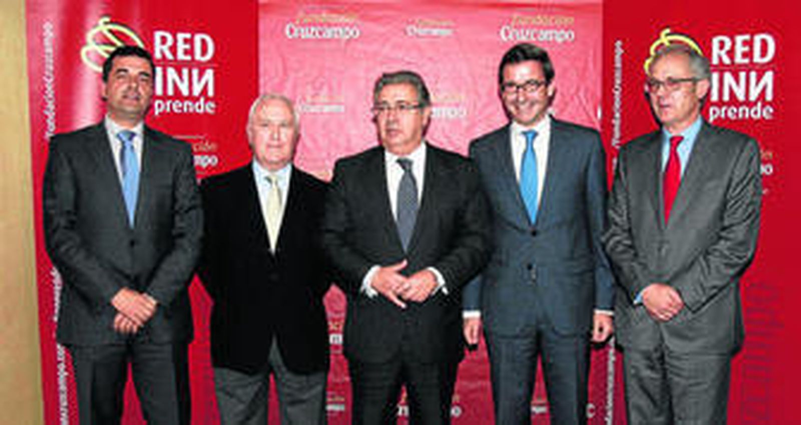 El director ejecutivo de Loyola Leadership School, Francisco Pérez Fresquet; el vicesecretario general de Secot, Diego Hurtado López; el alcalde de Sevilla, Juan Ignacio Zoido; el director de Relaciones Institucionales de Heineken España, Jorge Paradela, y el director general de la CTA, Elías Atienza.