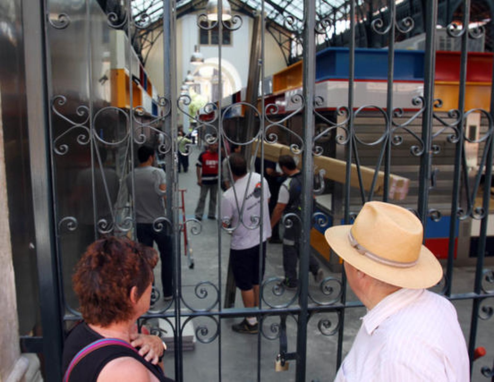 El mercado de Atarazanas reabre mañana sus puertas tras las obras de rehabilitación del edificio que se han prolongado casi dos años y medios.