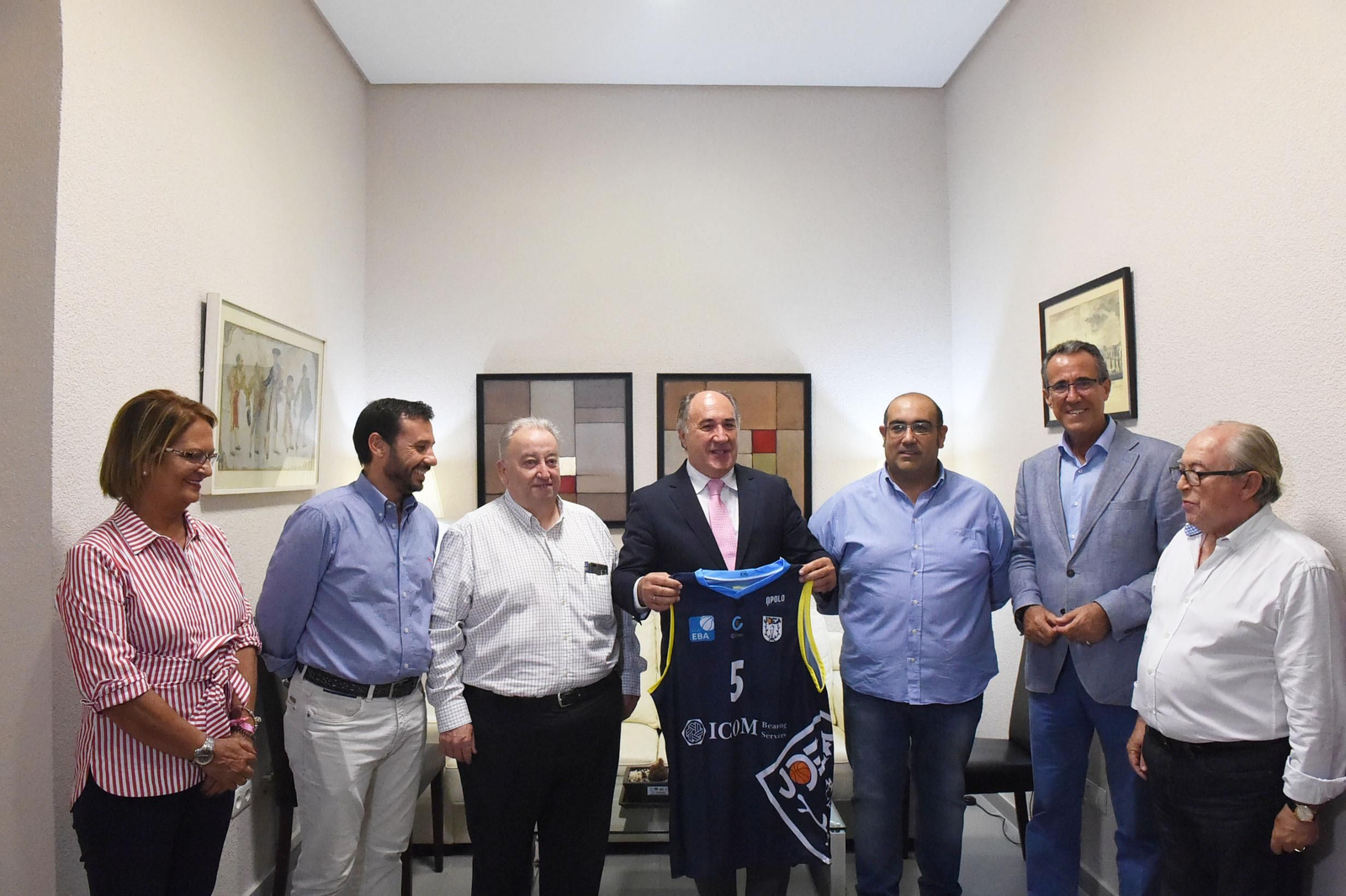 La presentación de la nueva camiseta del Icom Udea.