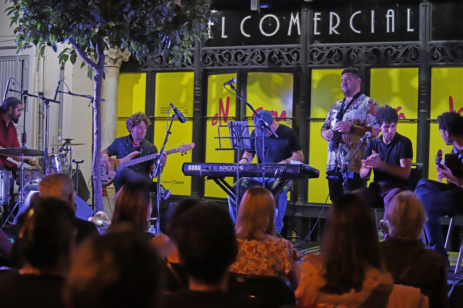 Imágenes de la  celebración del 'VI Ciclo de Jazz en la Calle. Fusión Moderna' de la Fundación Cajasol.