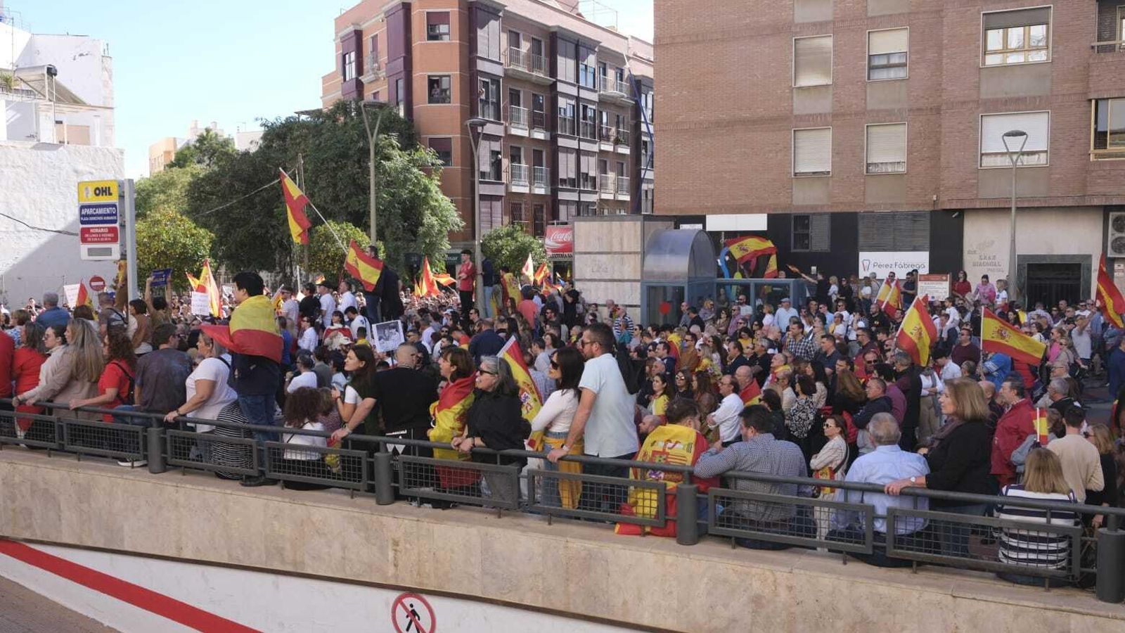 Protesta frente a la sede del PSOE.