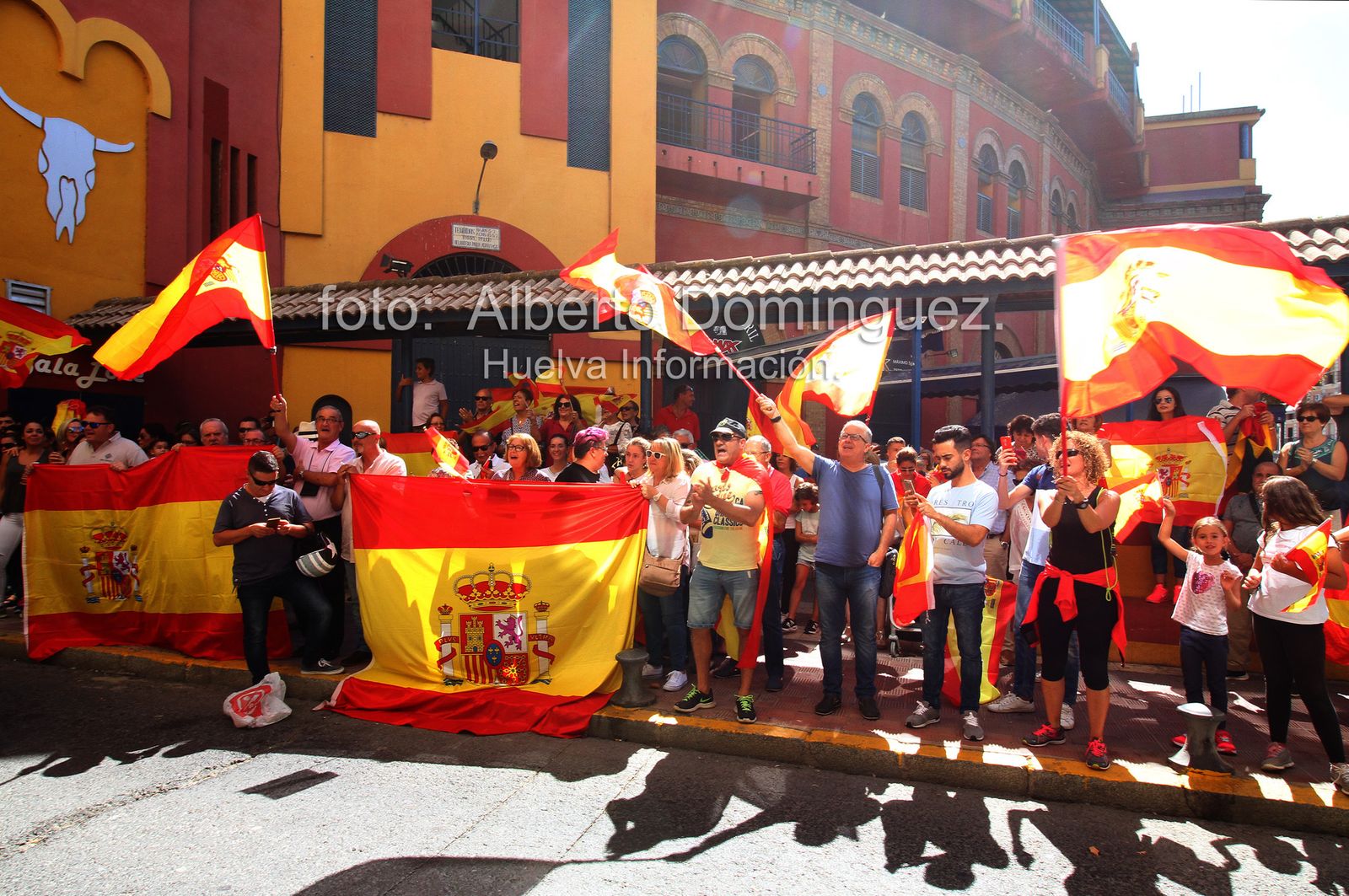 Imágenes de la expedición de Guardias Civiles de Huelva rumbo a Cataluña.