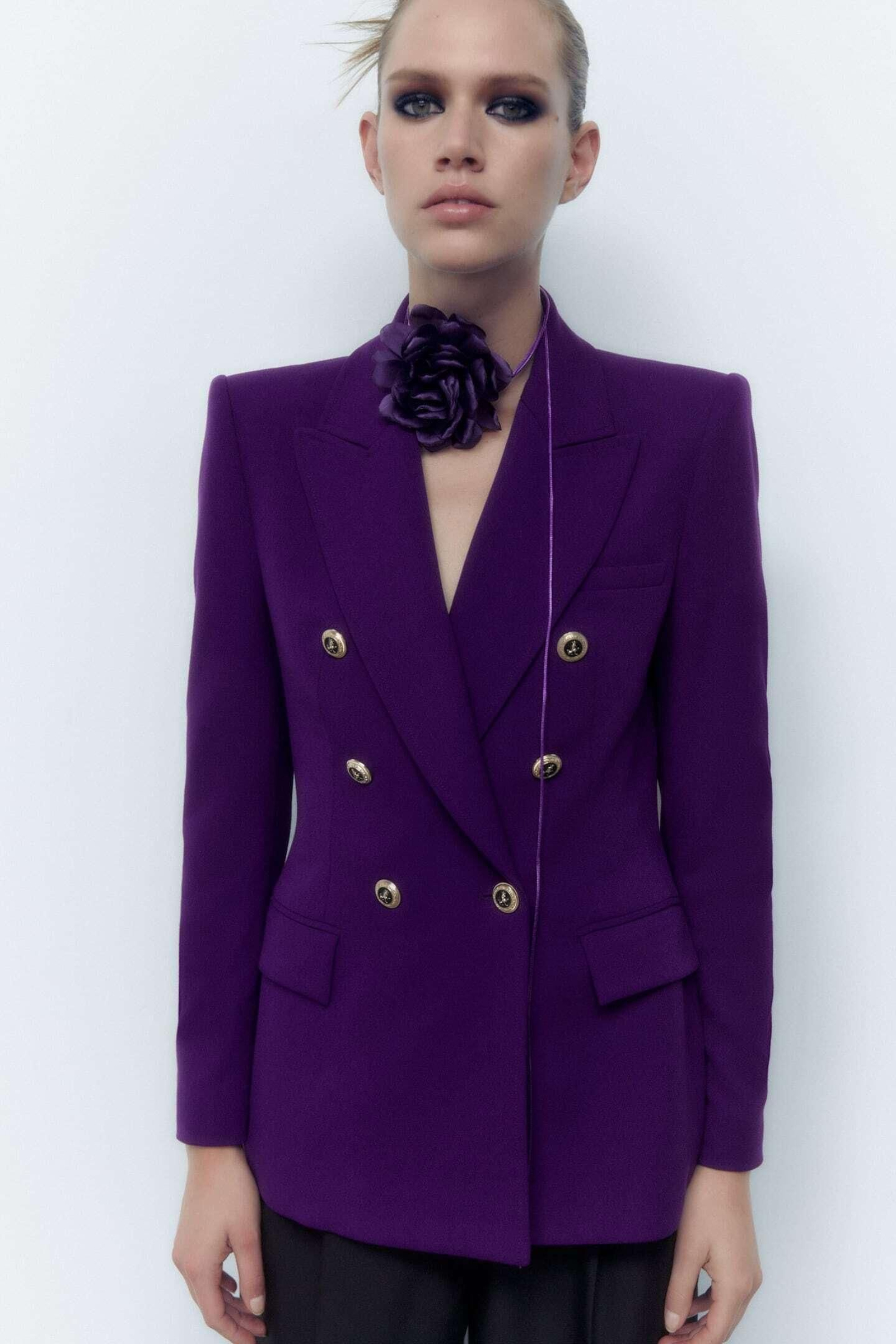 Blazer entallada de Zara.