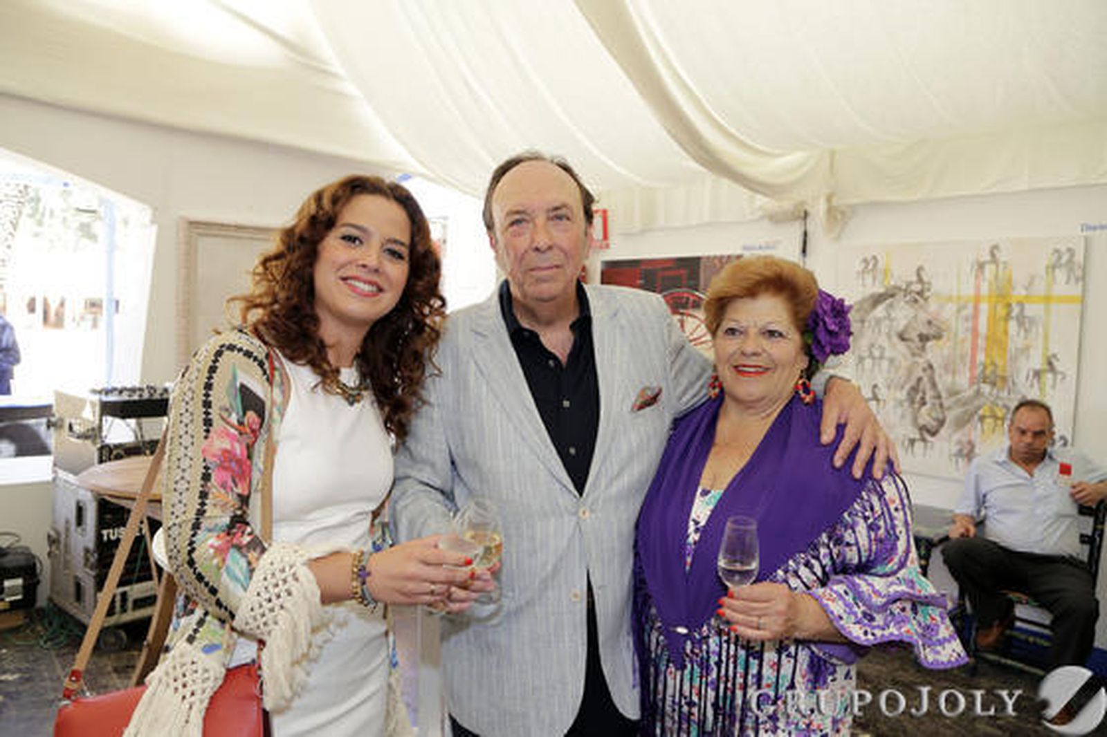 Marisa López, del departamento comercial de Diario de Jerez, con el sastre Félix Sollero y Carmen Femenía.

Foto: Manuel Aranda
