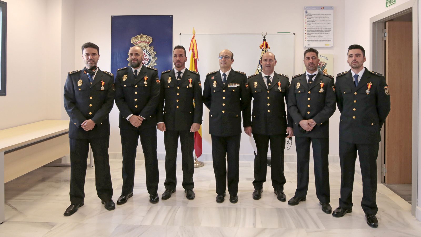 Medallas de Santo Angel en la comisaria de Jerez