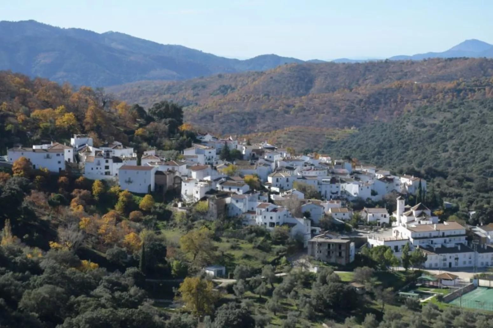 Los pueblos más bonitos de Málaga (y España) que debes visitar este verano