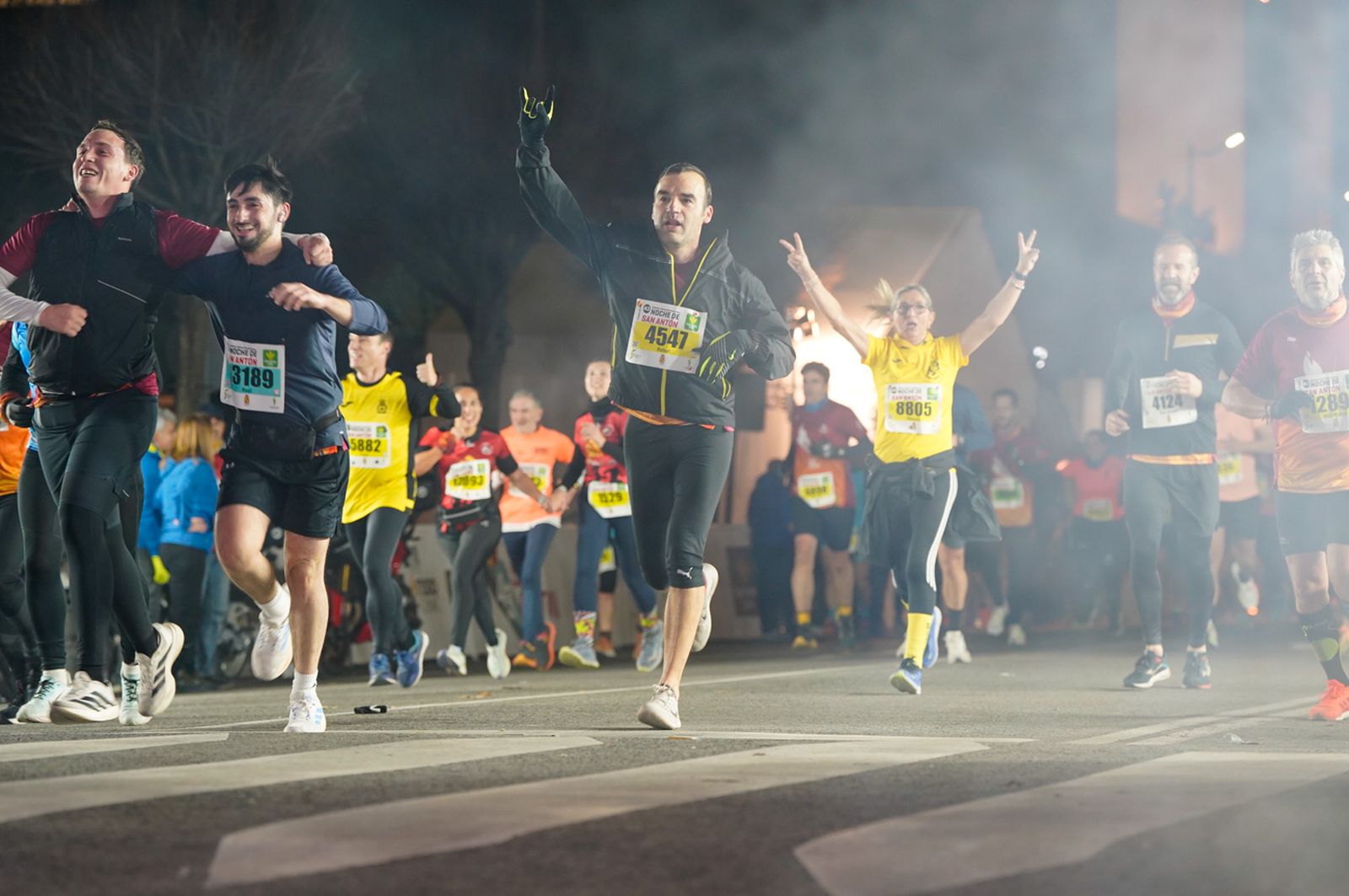 En imágenes: búscate en tu llegada a meta de la Carrera de San Antón 2026 (12)