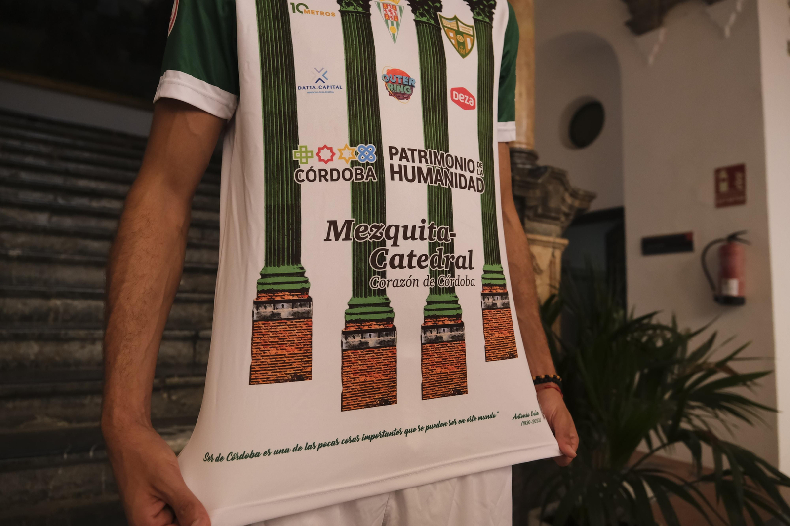 Las mejores imágenes de la presentación de las camisetas del Córdoba Futsal