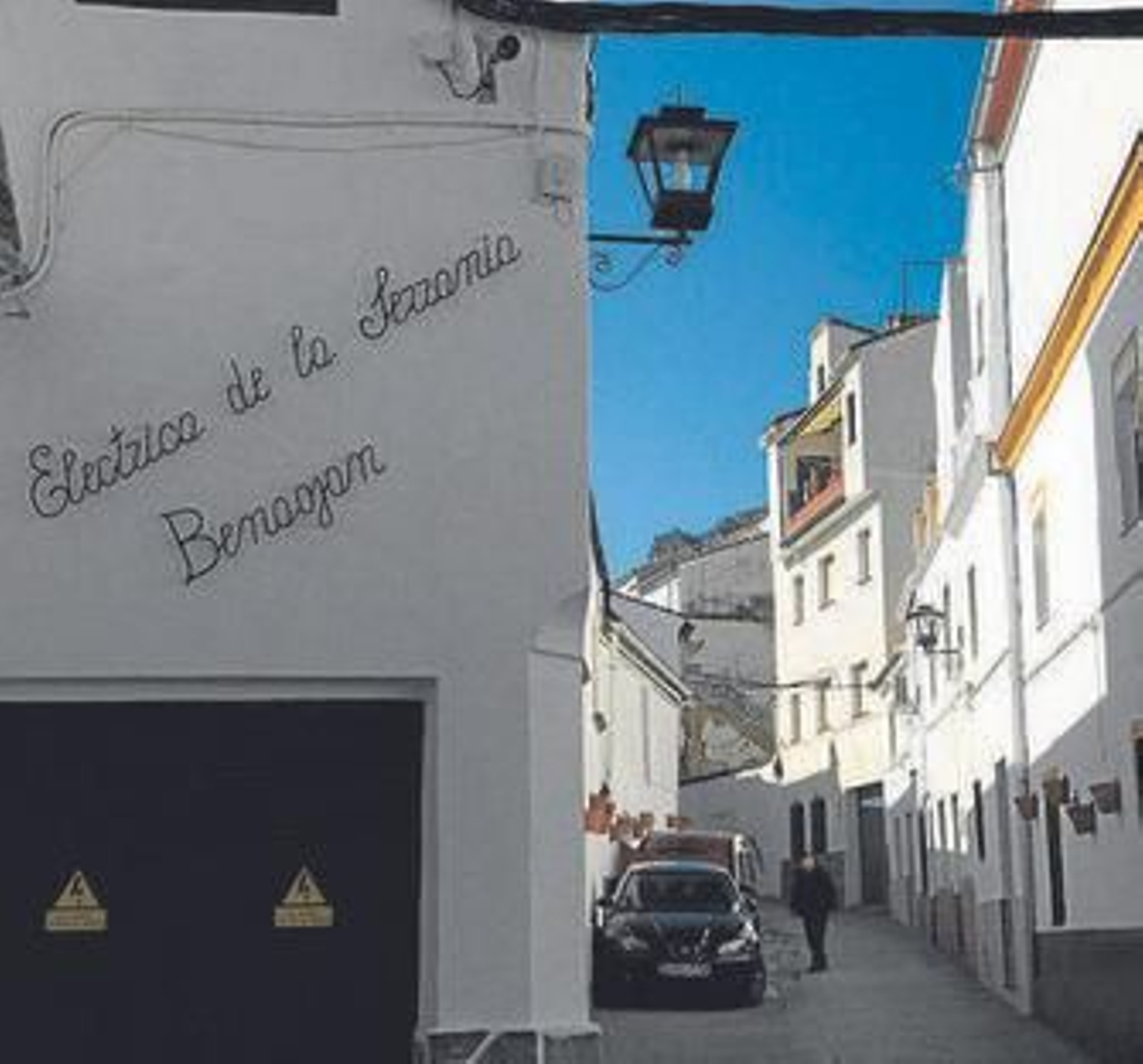 La sede de la eléctrica en el centro de Benaoján.