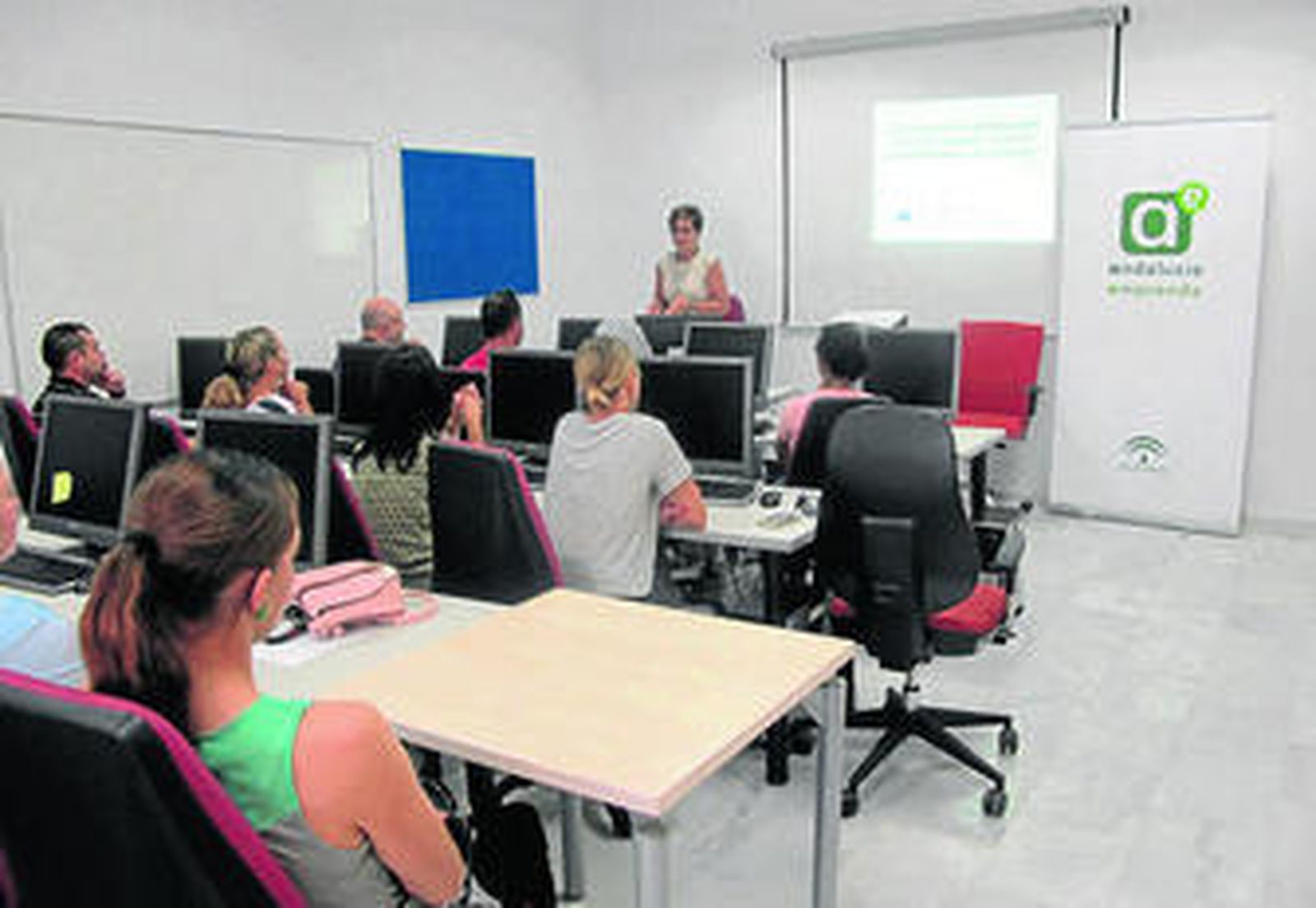 Una de las acciones formativas desarrolladas en el CADE que contó con la asistencia de la delegada.