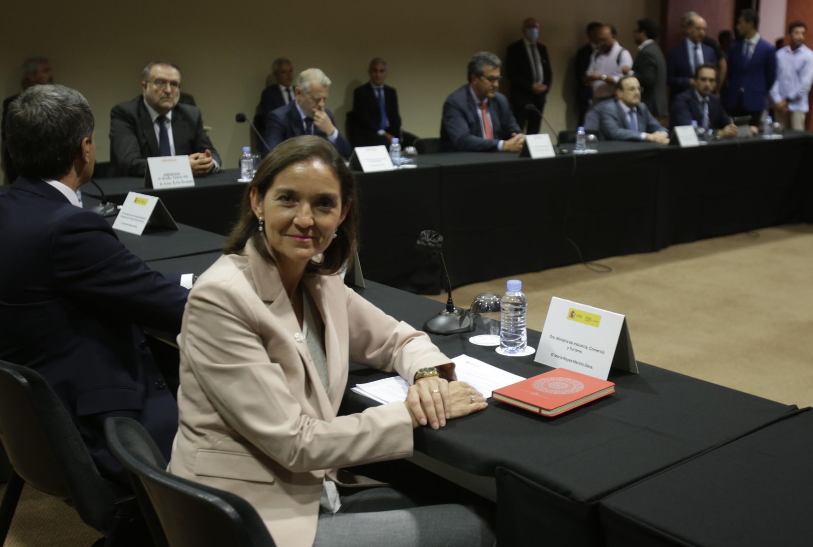 La ministra Reyes Maroto, en la reunión del pasado lunes en Fibes.