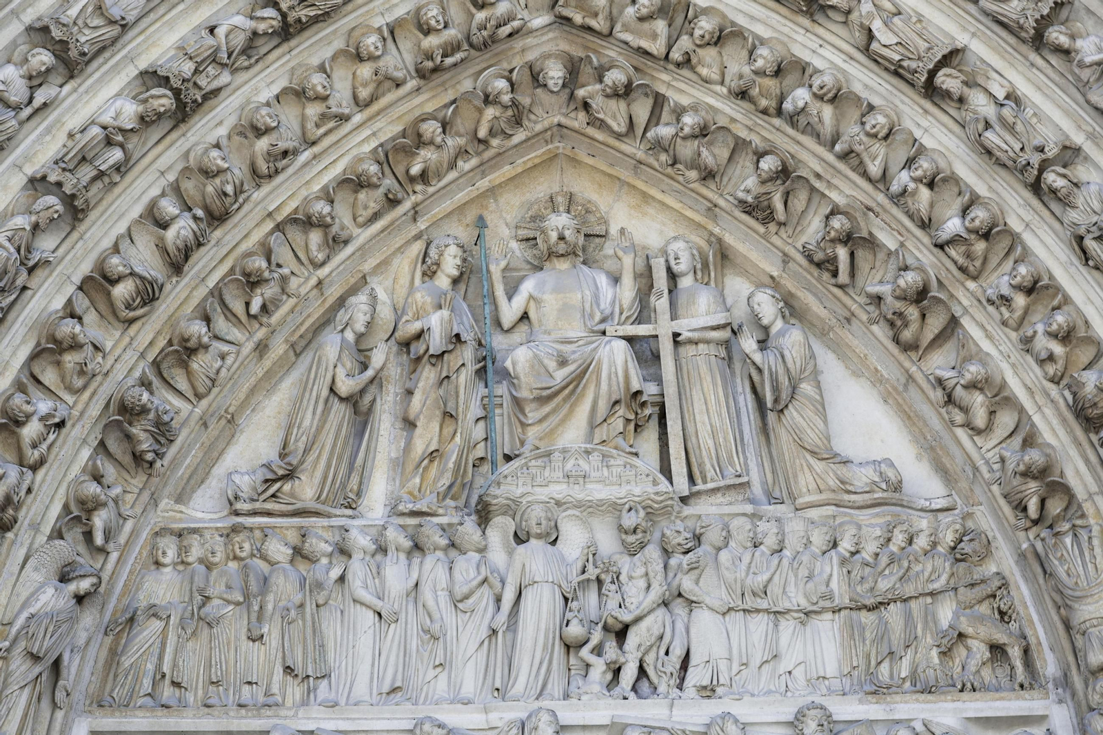 Así es el nuevo interior de Notre Dame tras la restauración Así es el nuevo interior de Notre Dame tras la restauración