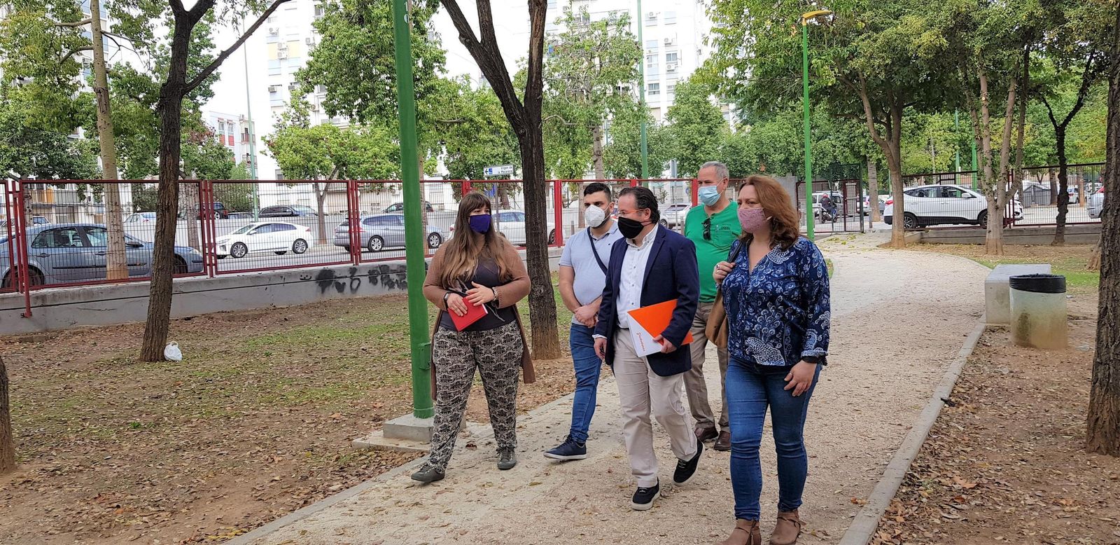 Lopez Aparicio (Cs) en La Corza, donde abundan las tuberías de amianto.