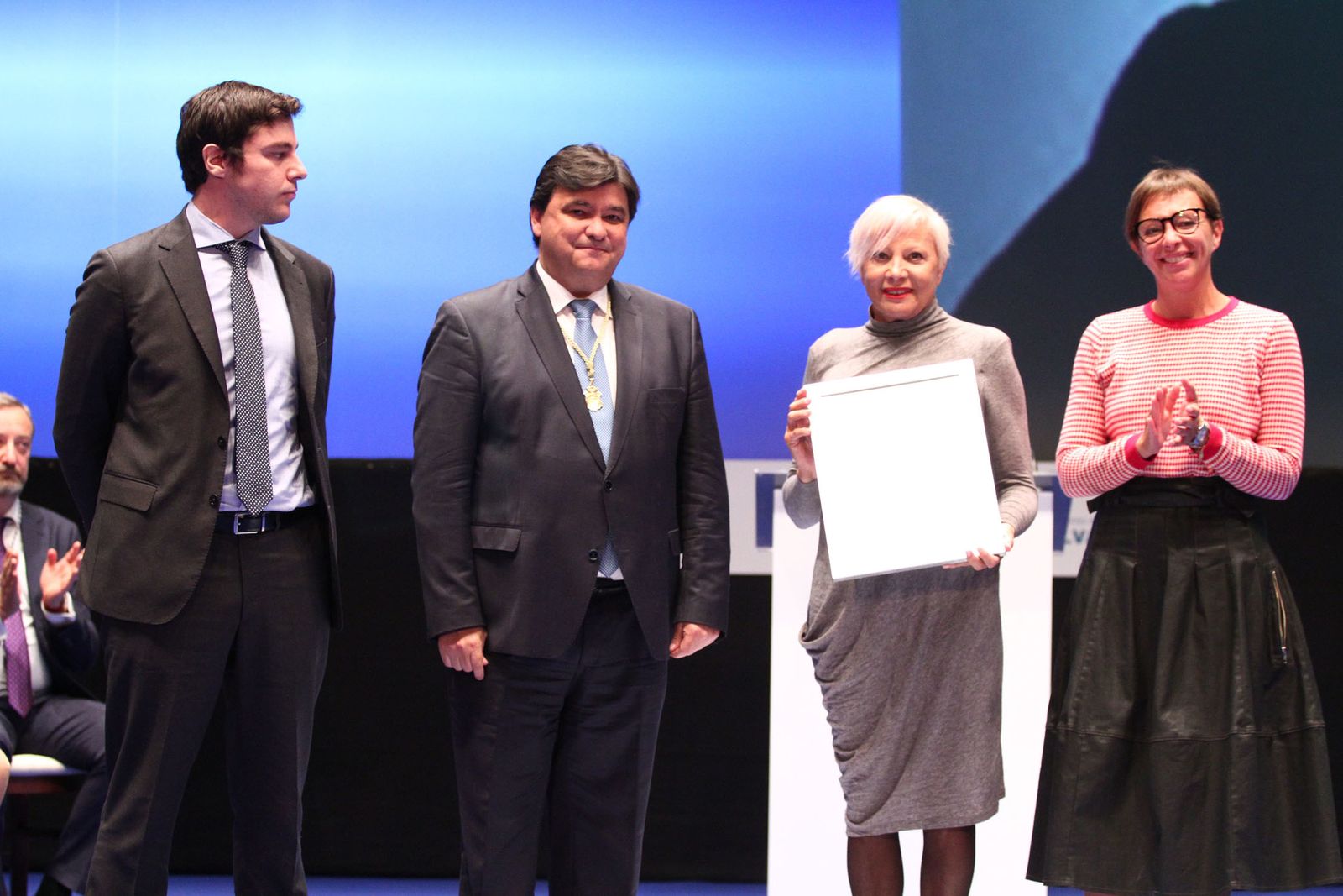 Imágenes de la entrega de las medallas de Huelva