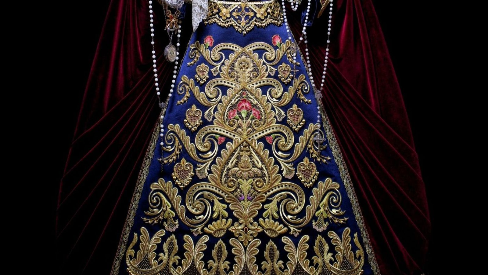 María Santísima de la Caridad, ataviada con la 'Saya de los Toreros'