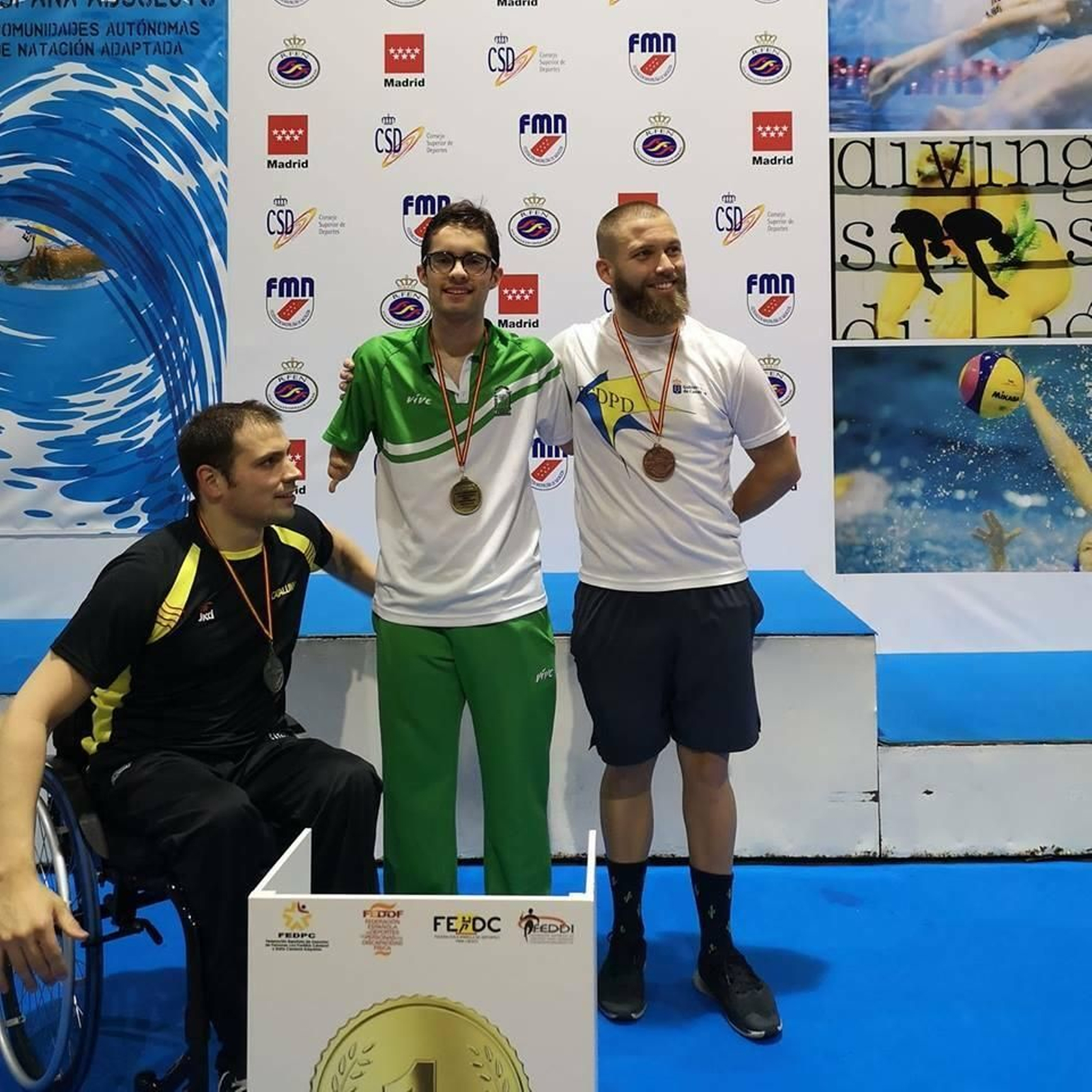 David Sánchez posa en lo más alto del podio.